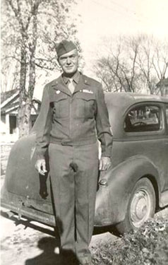 Lester Lee Greathouse in uniform